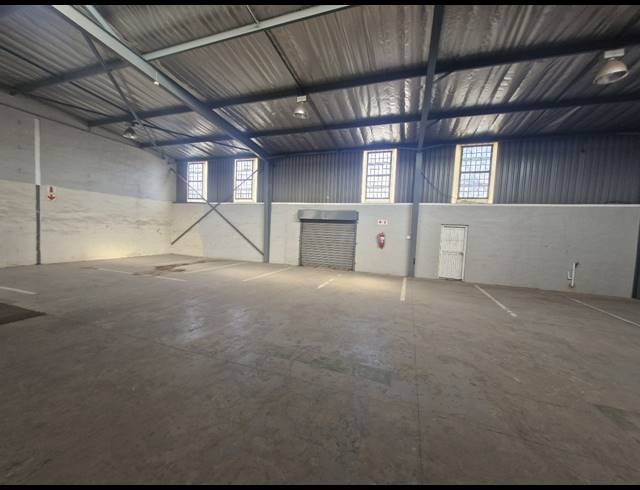480M² WAREHOUSE TO LET IN DENVER